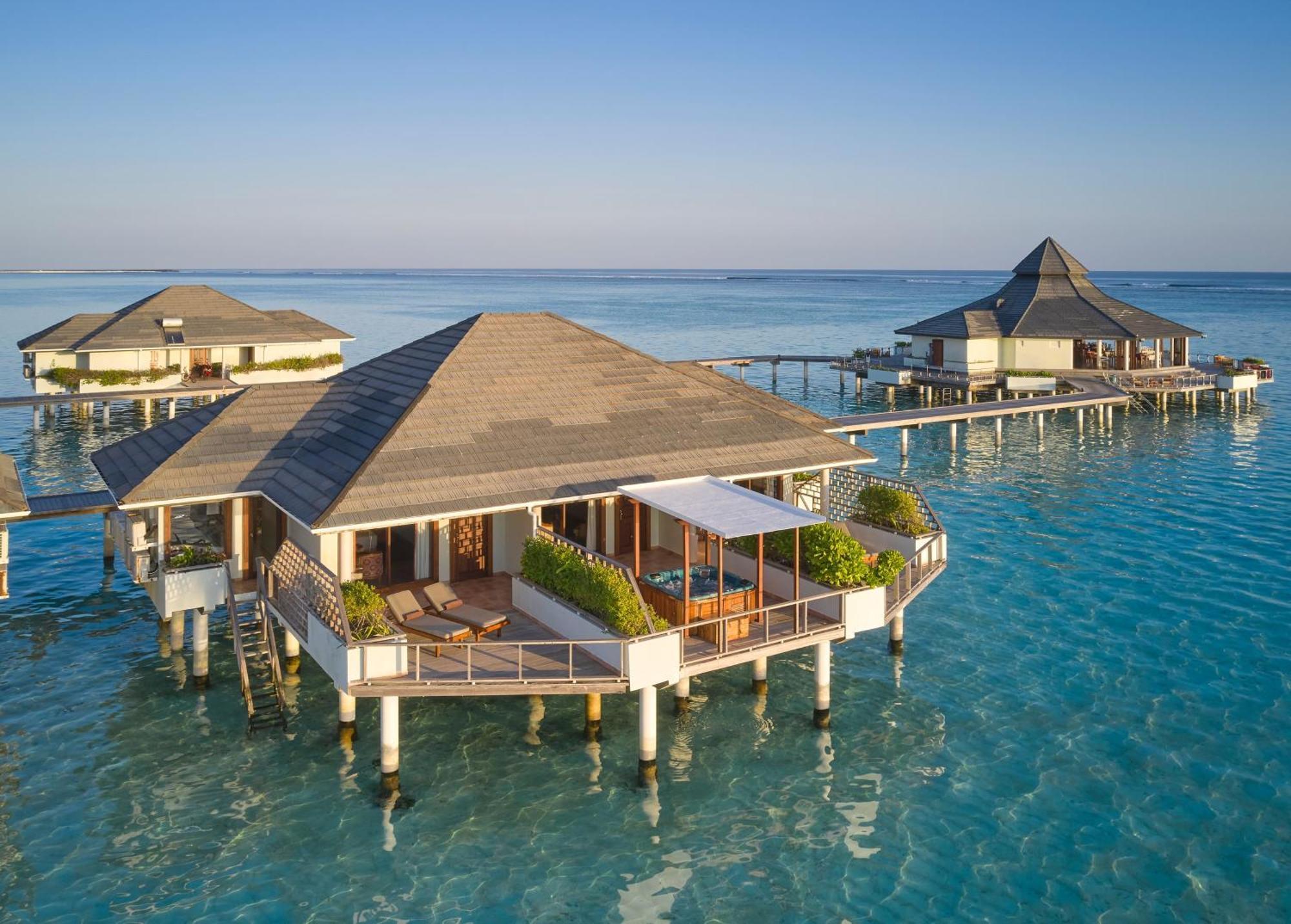 Park Sun Island - Complimentary One Way Domestic Transportation For Of 7 Nights And 01 April To 30 September 2025