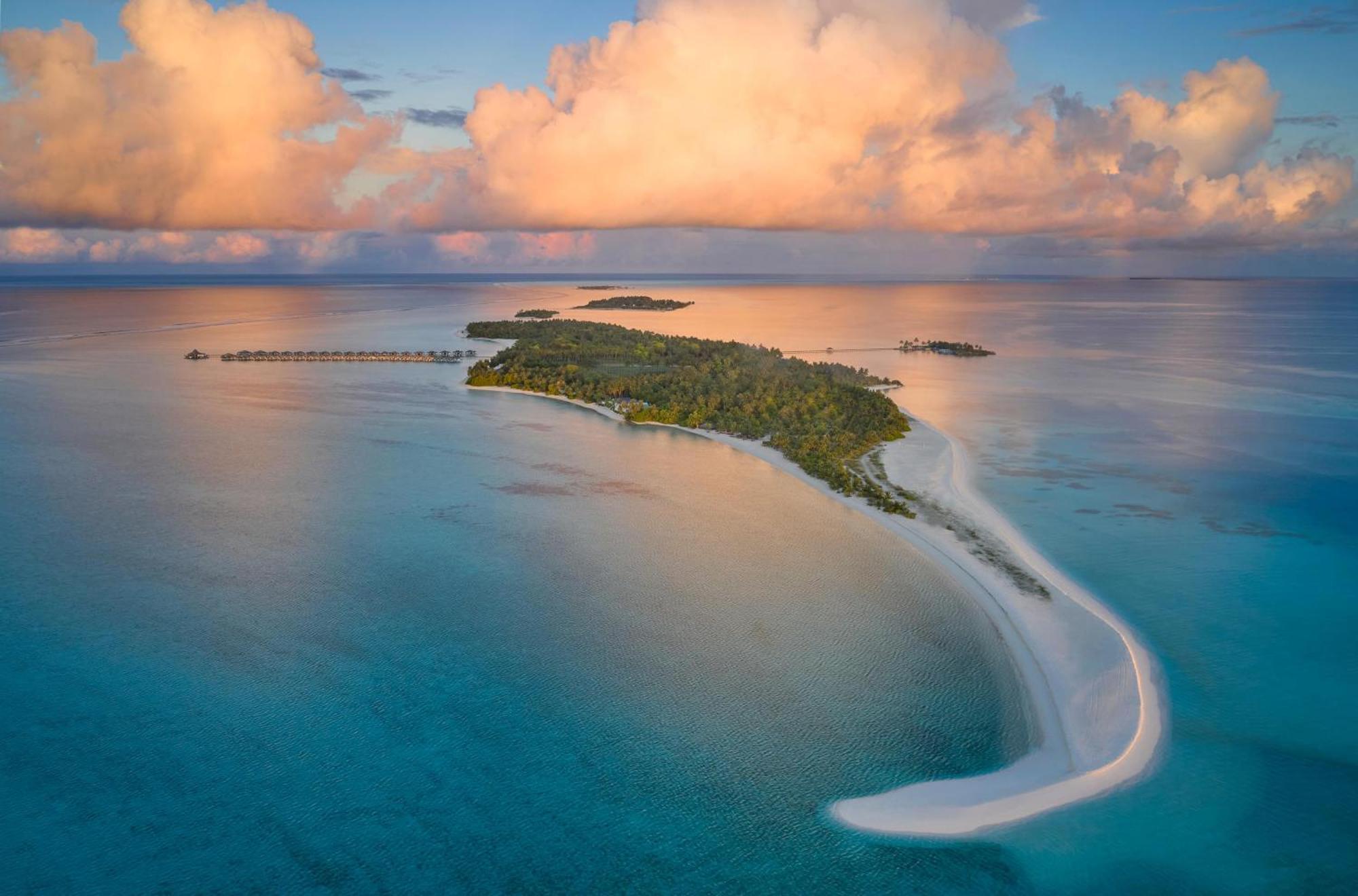 Park Sun Island - Complimentary One Way Domestic Transportation For Of 7 Nights And 01 April To 30 September 2025 Maamigili